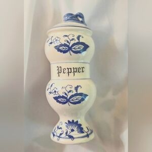 1950's Watkins Blue Onion Spicer Shaker Jar PEPPER